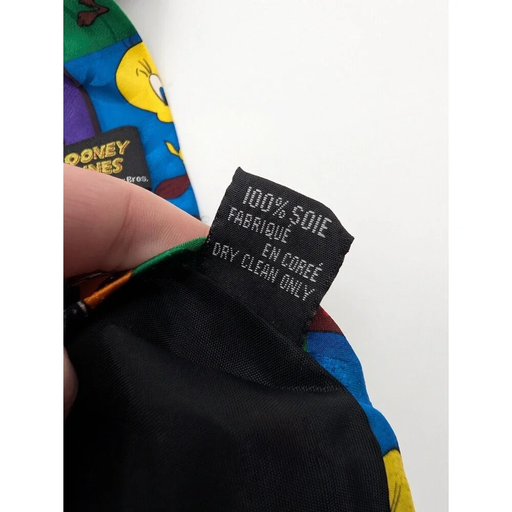 Looney Tunes Silk Warner Brother's Vintage 1997 Neck Tie Taz Bugs Marvin Pepe